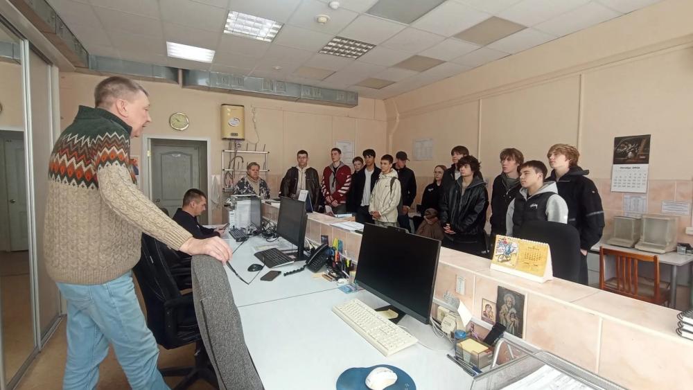 От «38 попугаев» к петровским ядрам: как прошла экскурсия для студентов в Хабаровском ЦСМ